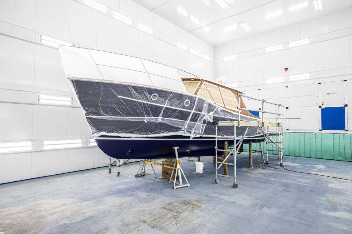 Berthon Boat Company, World Class Painting - Cockwells 33 IMPULSIVE