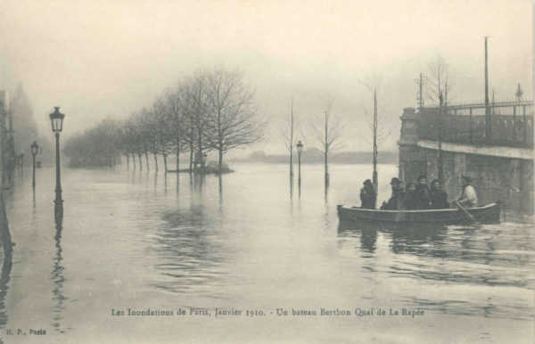 Berthon Collapsible Lifeboat being used during the Paris flood of 1910