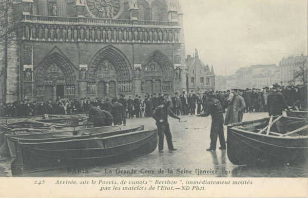Berthon Collapsible Lifeboat being used during the Paris flood of 1910. Crue De La Seine
