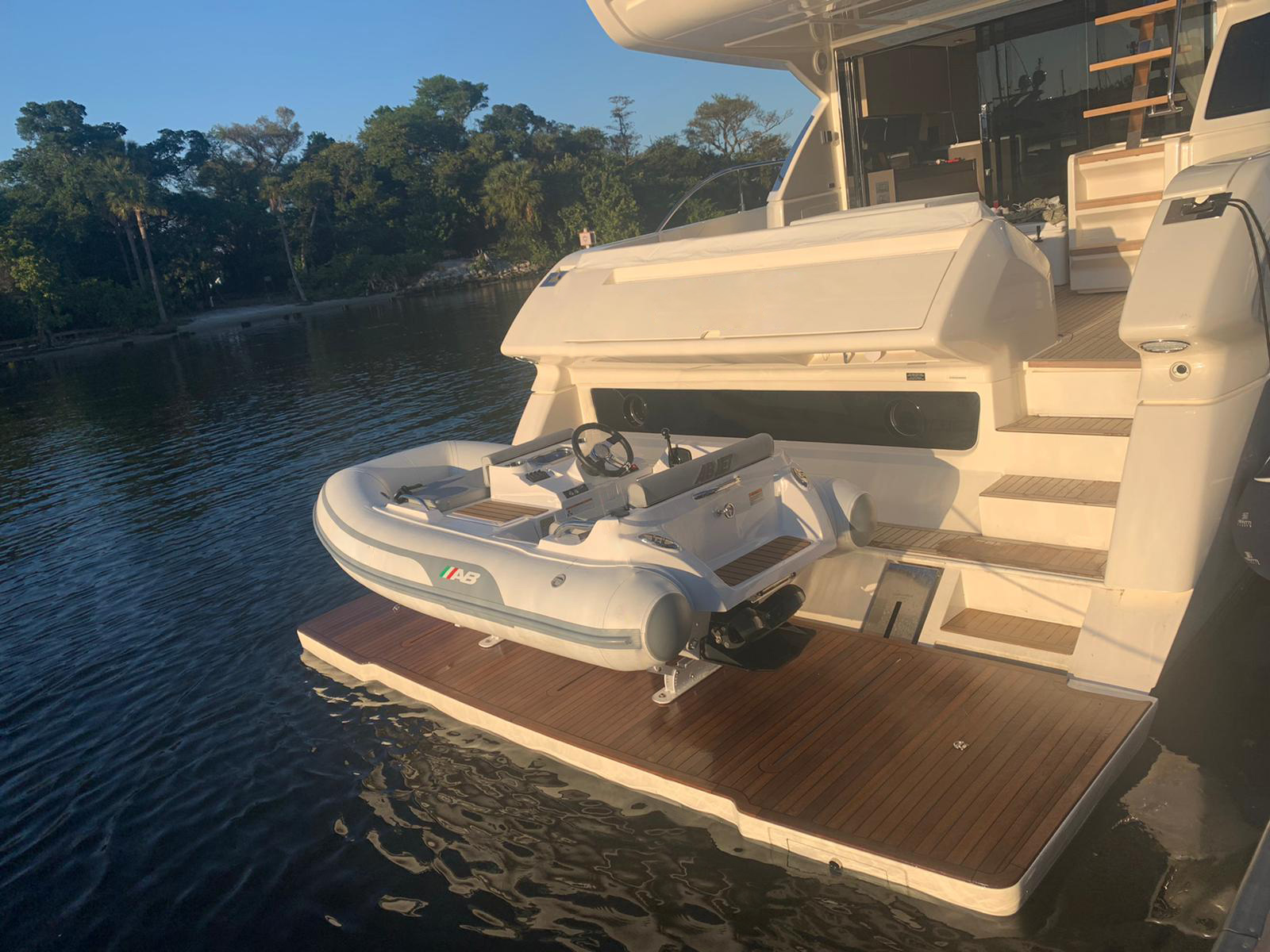AB Inflatable yacht tender