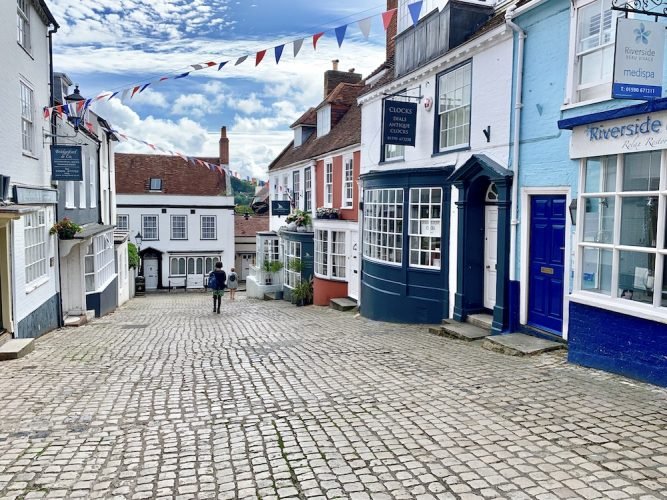 lymington cobblestone roads